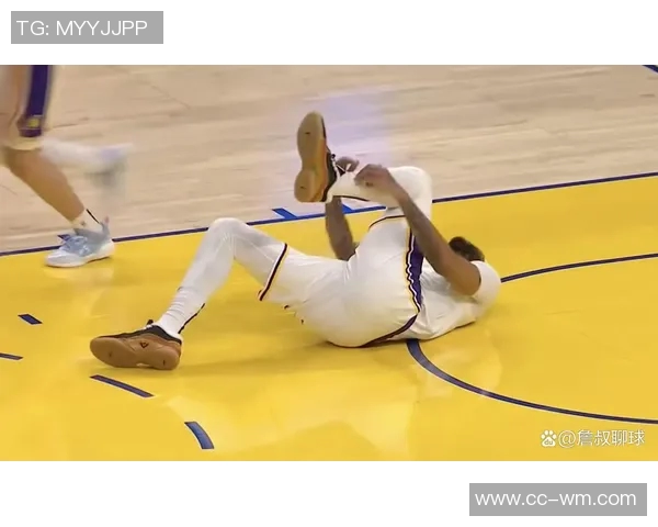 浓眉首节疑似崴脚退场4分4篮板1抢断望无大碍